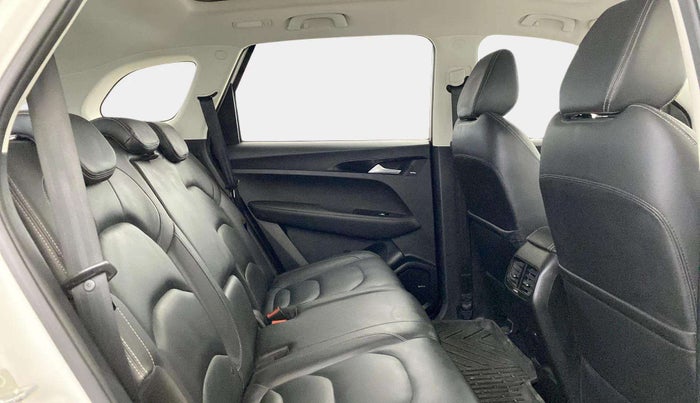 2019 MG HECTOR SHARP 1.5 DCT PETROL, Petrol, Automatic, 65,173 km, Right Side Rear Door Cabin