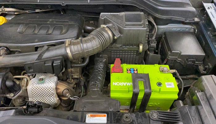 2019 Mahindra XUV300 W8 1.2 PETROL, Petrol, Manual, 84,109 km, Engine View - Left