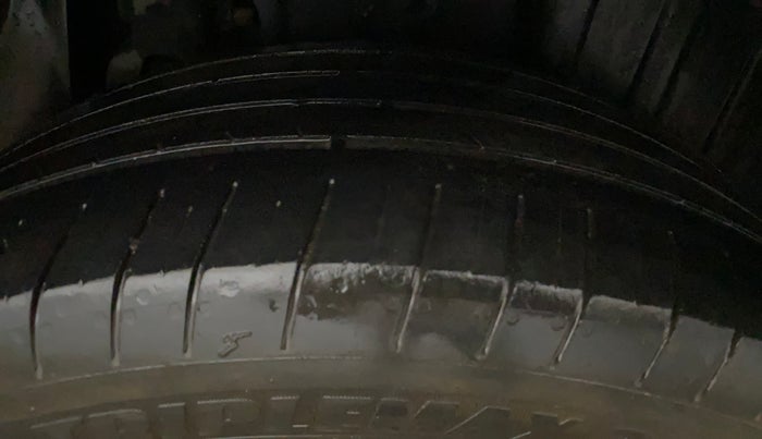 2019 Mahindra XUV300 W8 1.2 PETROL, Petrol, Manual, 84,109 km, Left Rear Tyre Tread