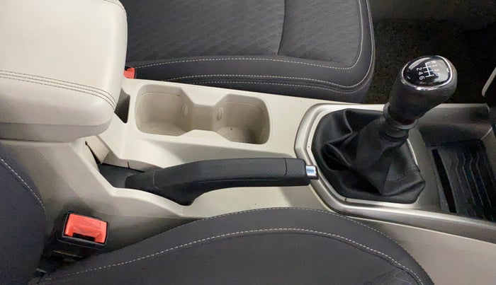 2019 Mahindra XUV300 W8 1.2 PETROL, Petrol, Manual, 84,109 km, Gear Lever