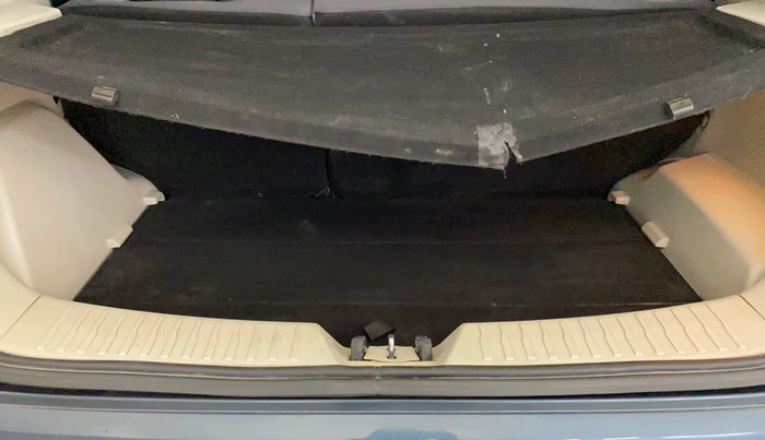 2019 Mahindra XUV300 W8 1.2 PETROL, Petrol, Manual, 84,109 km, Boot Inside
