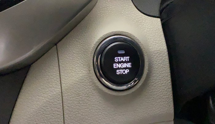 2019 Mahindra XUV300 W8 1.2 PETROL, Petrol, Manual, 84,109 km, Keyless Start/ Stop Button