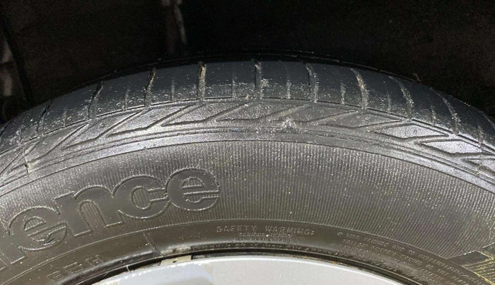 2021 KIA SONET HTX 1.5, Diesel, Manual, 86,253 km, Right Rear Tyre Tread
