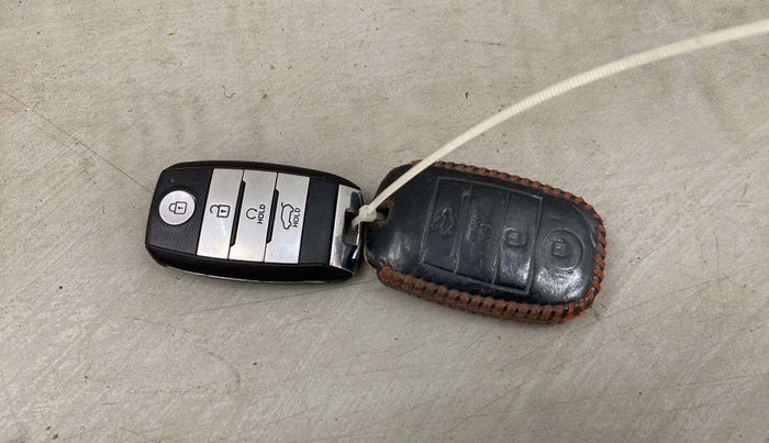 2021 KIA SONET HTX 1.5, Diesel, Manual, 86,253 km, Key Close Up