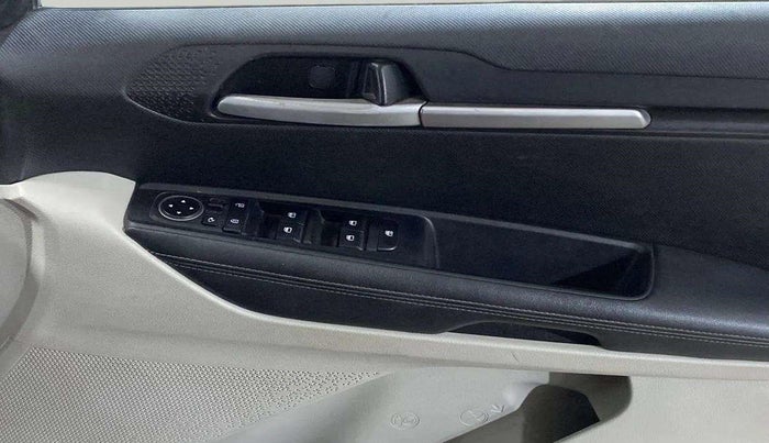 2021 KIA SONET HTX 1.5, Diesel, Manual, 86,253 km, Driver Side Door Panels Control