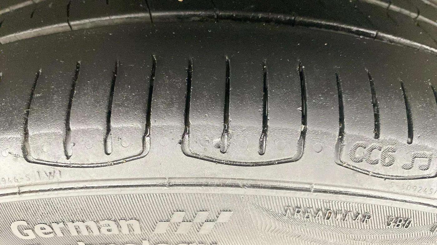 2019 Volkswagen Ameo TRENDLINE 1.5L, Diesel, Manual, 78,101 km, Left Front Tyre Tread