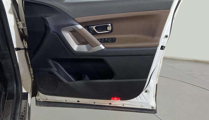 2022 Tata Harrier XZA PLUS 2.0L DUAL TONE, Diesel, Automatic, 20,388 km, Driver Side Door Panels Control