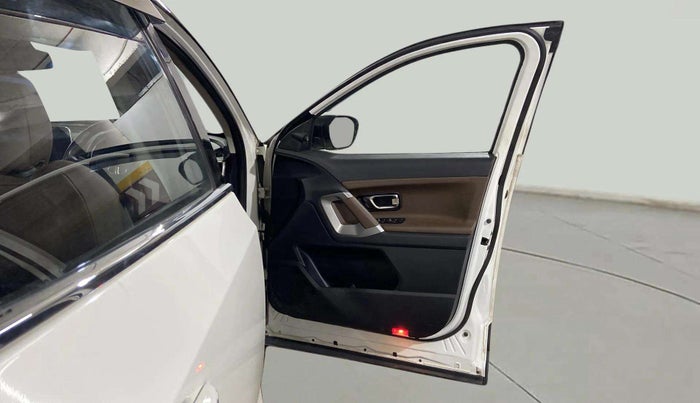 2022 Tata Harrier XZA PLUS 2.0L DUAL TONE, Diesel, Automatic, 20,388 km, RHS Front Door