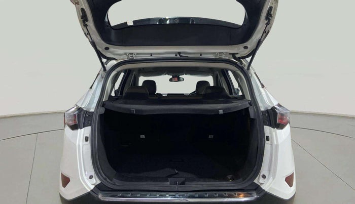 2022 Tata Harrier XZA PLUS 2.0L DUAL TONE, Diesel, Automatic, 20,388 km, Boot Inside