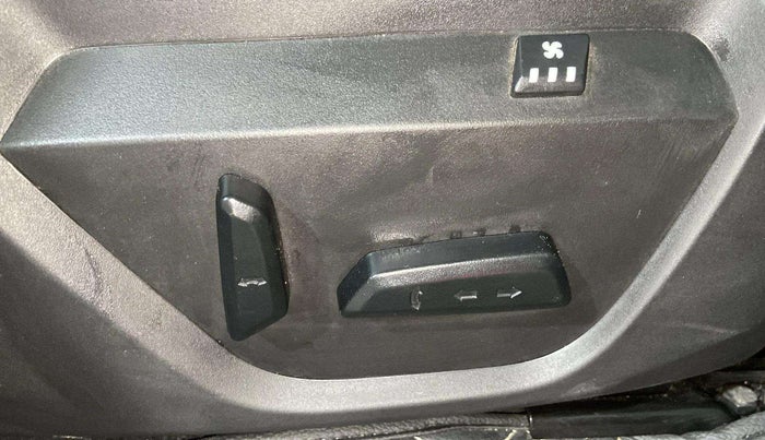 2022 Tata Harrier XZA PLUS 2.0L DUAL TONE, Diesel, Automatic, 20,388 km, Driver Side Adjustment Panel