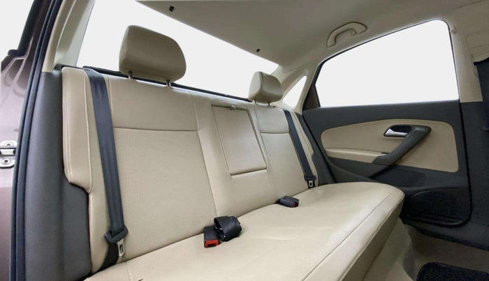 2016 Volkswagen Vento HIGHLINE 1.6 MPI, Petrol, Manual, 73,709 km, Right Side Rear Door Cabin