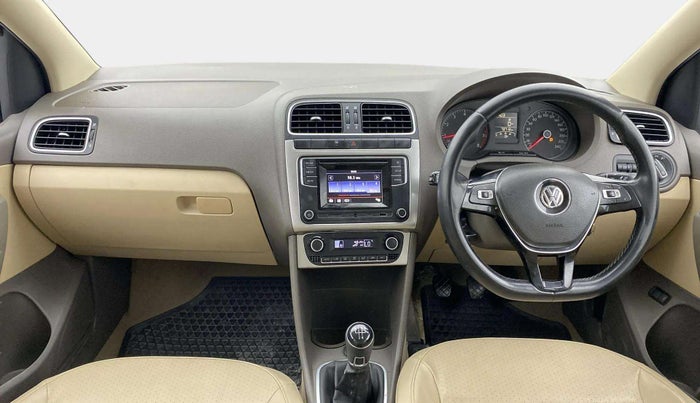 2016 Volkswagen Vento HIGHLINE 1.6 MPI, Petrol, Manual, 73,709 km, Dashboard