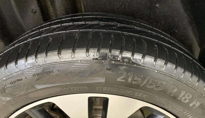 2021 MG HECTOR SHARP 1.5 DCT PETROL, Petrol, Automatic, 28,910 km, Left Front Tyre Tread