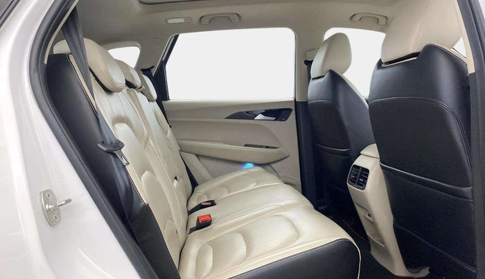 2021 MG HECTOR SHARP 1.5 DCT PETROL, Petrol, Automatic, 28,910 km, Right Side Rear Door Cabin
