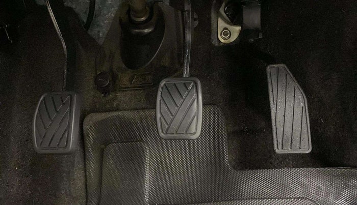 2022 Maruti New Wagon-R ZXI 1.2, Petrol, Manual, 1,12,882 km, Pedals