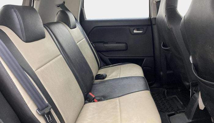 2022 Maruti New Wagon-R ZXI 1.2, Petrol, Manual, 1,12,882 km, Right Side Rear Door Cabin