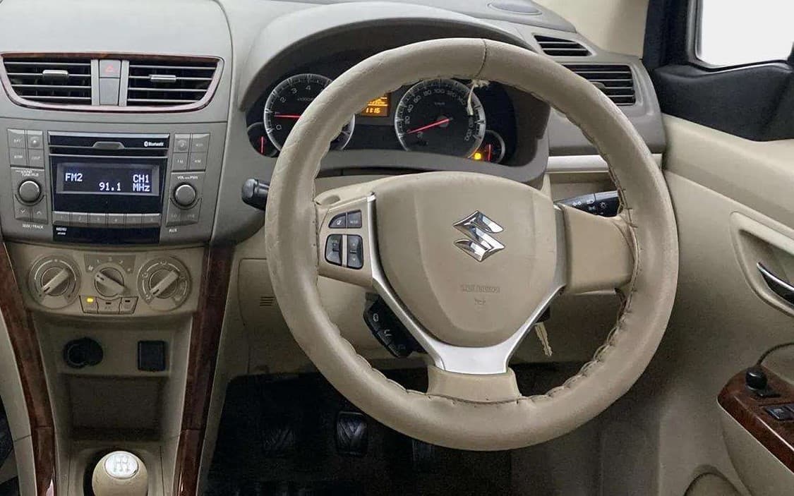 2016 Maruti Ertiga ZXI, Petrol, Manual, 1,07,286 km, Steering Wheel Close Up