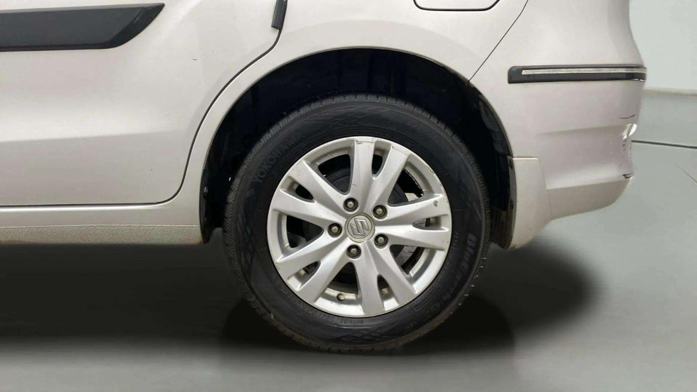 2016 Maruti Ertiga ZXI, Petrol, Manual, 1,07,286 km, Left Rear Wheel