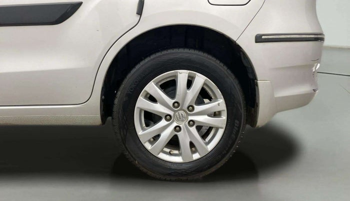 2016 Maruti Ertiga ZXI, Petrol, Manual, 1,07,286 km, Left Rear Wheel