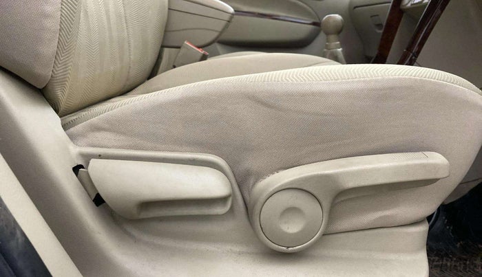 2016 Maruti Ertiga ZXI, Petrol, Manual, 1,07,286 km, Driver Side Adjustment Panel