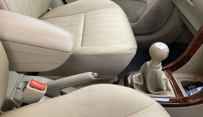 2016 Maruti Ertiga ZXI, Petrol, Manual, 1,07,286 km, Gear Lever