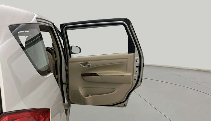 2016 Maruti Ertiga ZXI, Petrol, Manual, 1,07,286 km, RHS Rear Door