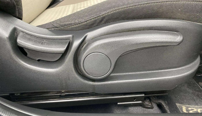 2019 Hyundai Elite i20 ASTA (O) CVT, Petrol, Automatic, 59,340 km, Driver Side Adjustment Panel