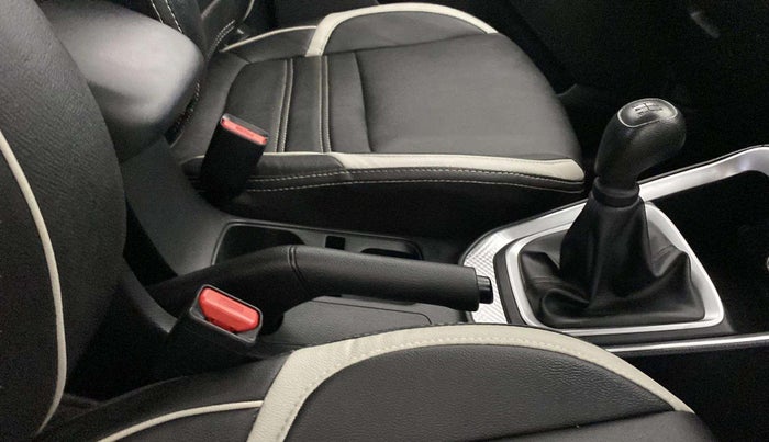 2021 KIA SONET HTE 1.2, Petrol, Manual, 15,839 km, Gear Lever