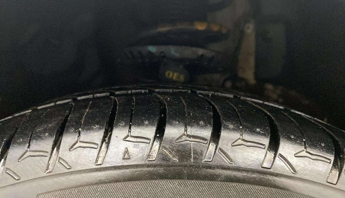 2018 Volkswagen Vento HIGHLINE PLUS 1.5 AT 16 ALLOY, Diesel, Automatic, 1,16,247 km, Left Front Tyre Tread