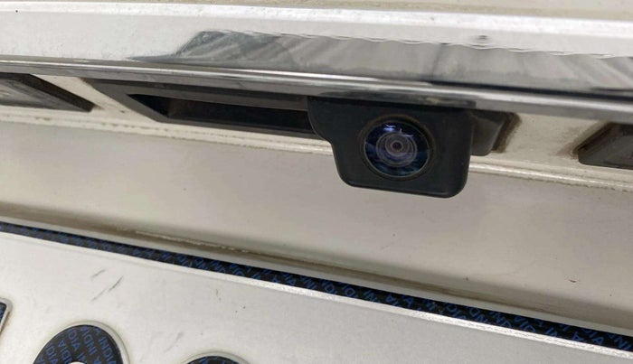2018 Volkswagen Vento HIGHLINE PLUS 1.5 AT 16 ALLOY, Diesel, Automatic, 1,16,247 km, Parking Camera