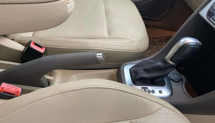 2018 Volkswagen Vento HIGHLINE PLUS 1.5 AT 16 ALLOY, Diesel, Automatic, 1,16,247 km, Gear Lever