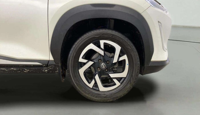 2021 Nissan MAGNITE XV PREMIUM TURBO CVT DUAL TONE, Petrol, Automatic, 42,025 km, Right Front Wheel