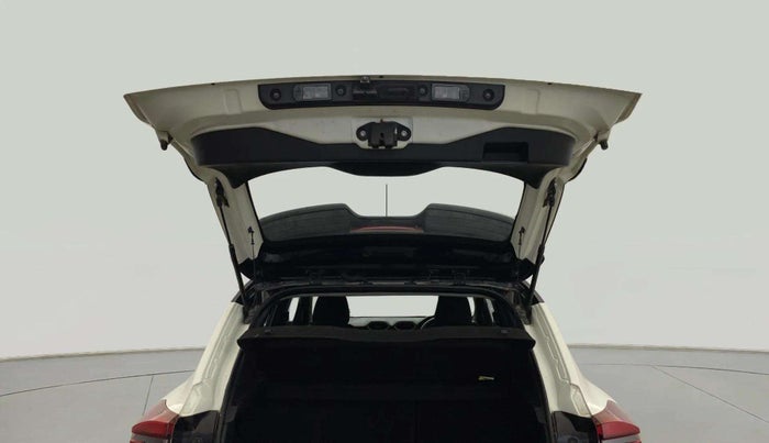 2021 Nissan MAGNITE XV PREMIUM TURBO CVT DUAL TONE, Petrol, Automatic, 42,025 km, Boot Door Open