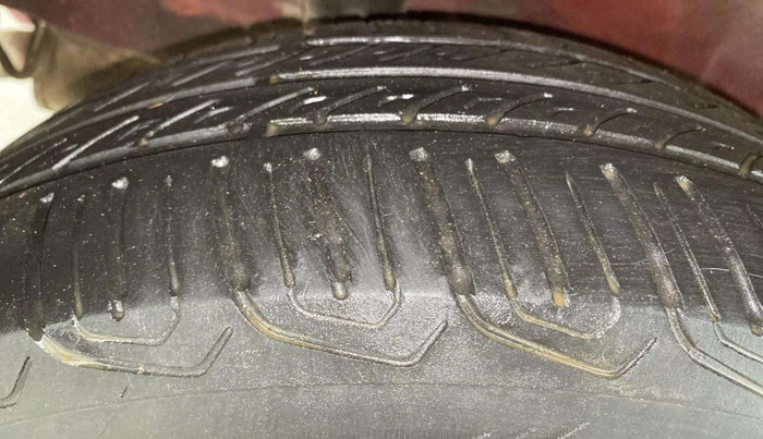 2012 Honda Brio S MT, Petrol, Manual, 84,705 km, Right Front Tyre Tread