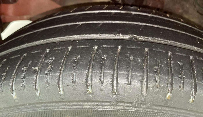 2012 Honda Brio S MT, Petrol, Manual, 84,705 km, Left Front Tyre Tread