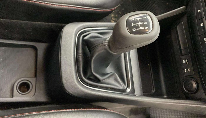 2022 Tata PUNCH ADVENTURE MT, Petrol, Manual, 55,076 km, Gear Lever