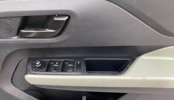 2022 Tata PUNCH ADVENTURE MT, Petrol, Manual, 55,076 km, Driver Side Door Panels Control