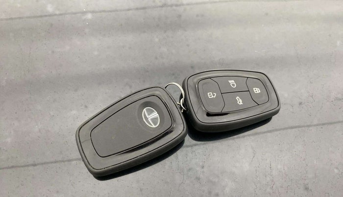 2022 Tata NEXON XZA PLUS (PREMIUM) PETROL DARK EDITION, Petrol, Automatic, 34,060 km, Key Close Up