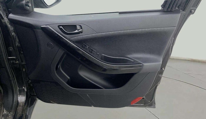 2022 Tata NEXON XZA PLUS (PREMIUM) PETROL DARK EDITION, Petrol, Automatic, 34,060 km, Driver Side Door Panels Control