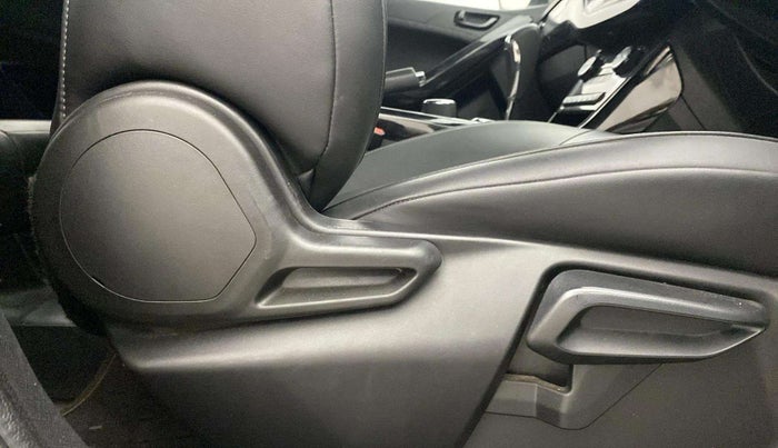 2022 Tata NEXON XZA PLUS (PREMIUM) PETROL DARK EDITION, Petrol, Automatic, 34,060 km, Driver Side Adjustment Panel