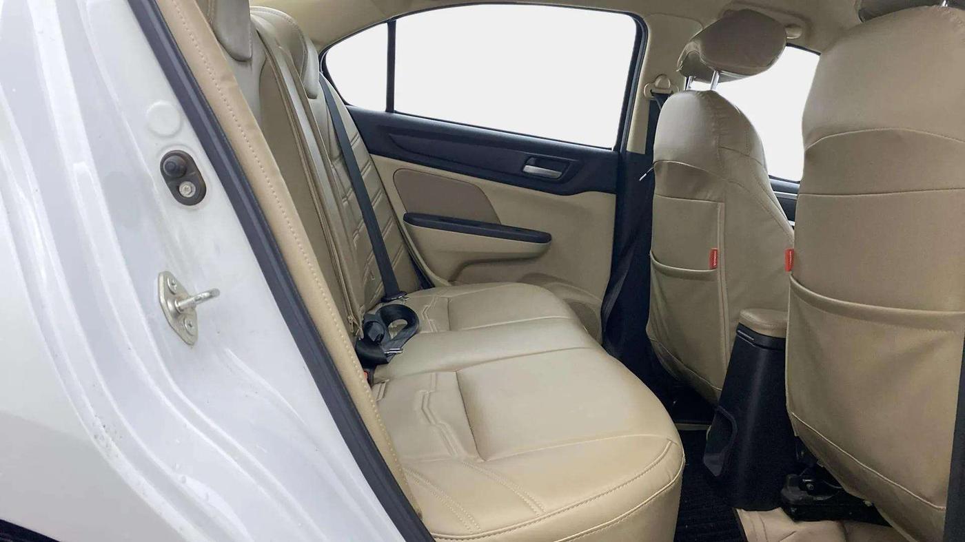 2023 Honda Amaze 1.2L I-VTEC VX CVT, Petrol, Automatic, 25,479 km, Right Side Rear Door Cabin
