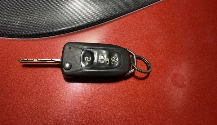 2017 Tata Tiago XZ PETROL, Petrol, Manual, 76,990 km, Key Close Up