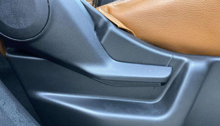 2020 Maruti New Wagon-R VXI 1.0 AMT, Petrol, Automatic, 38,484 km, Driver Side Adjustment Panel