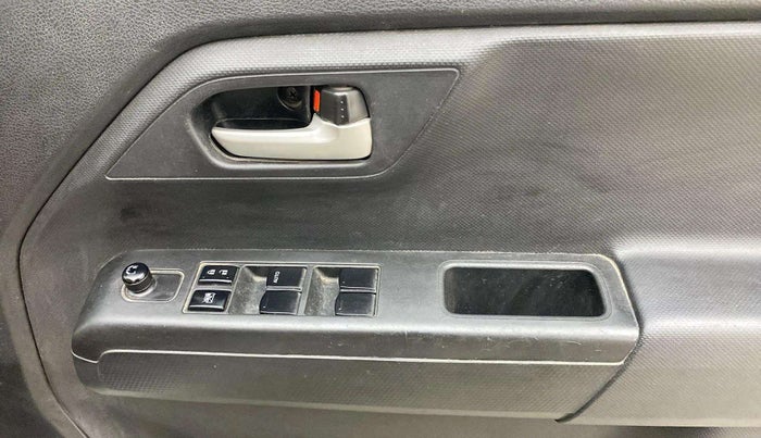 2020 Maruti New Wagon-R VXI 1.0 AMT, Petrol, Automatic, 38,484 km, Driver Side Door Panels Control