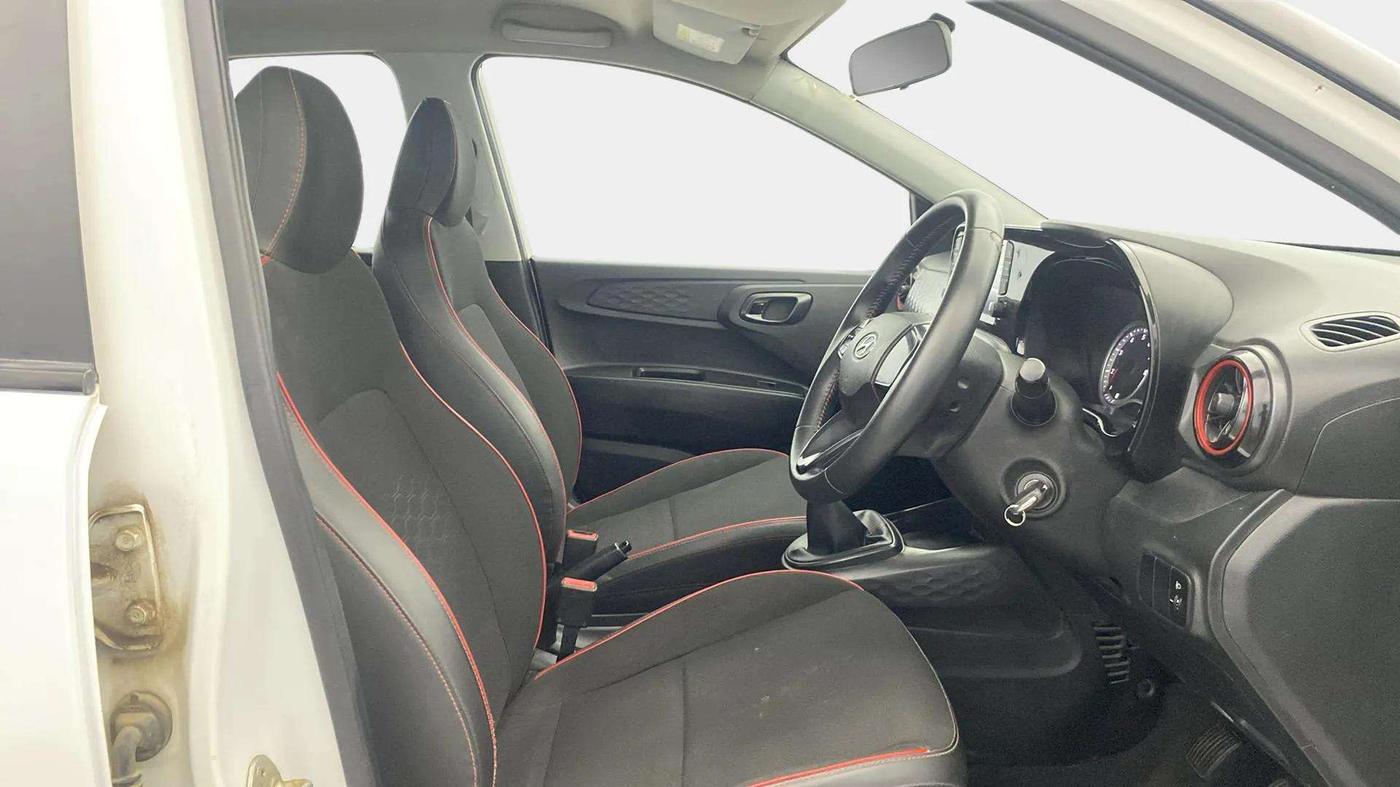 2020 Hyundai GRAND I10 NIOS SPORTZ 1.2 KAPPA VTVT DUAL TONE, Petrol, Manual, 38,588 km, Right Side Front Door Cabin