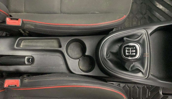 2020 Hyundai GRAND I10 NIOS SPORTZ 1.2 KAPPA VTVT DUAL TONE, Petrol, Manual, 38,588 km, Gear Lever