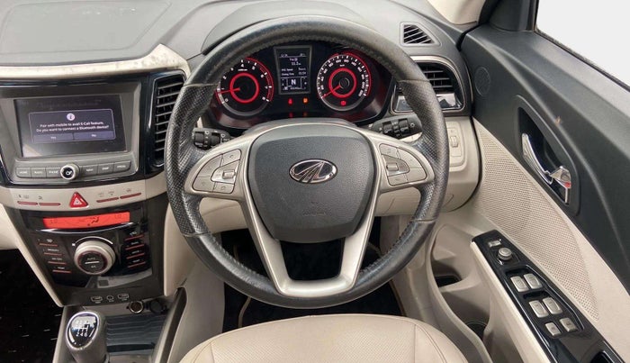 2020 Mahindra XUV300 W8 1.2 PETROL, Petrol, Manual, 46,537 km, Steering Wheel Close Up