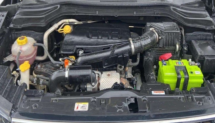 2020 Mahindra XUV300 W8 1.2 PETROL, Petrol, Manual, 46,537 km, Open Bonet