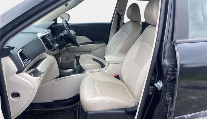 2020 Mahindra XUV300 W8 1.2 PETROL, Petrol, Manual, 46,537 km, Right Side Front Door Cabin