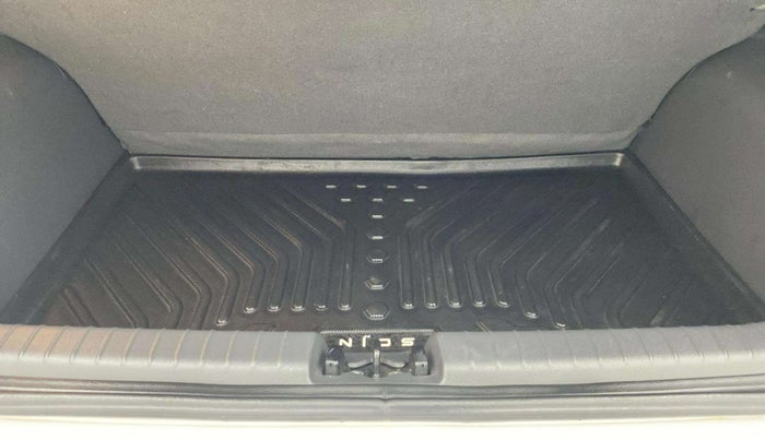 2024 Hyundai GRAND I10 NIOS SPORTZ AMT 1.2 KAPPA VTVT, Petrol, Automatic, 13,073 km, Boot Inside